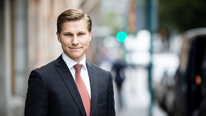 Oikeusministeri Antti Häkkänen: Korruptio on demokratian, kestävän kehityksen ja markkinatalouden pahimpia vihollisia